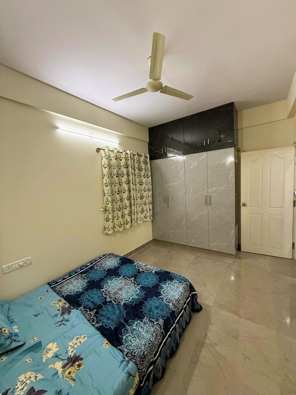 Bedroom, wardrobe
