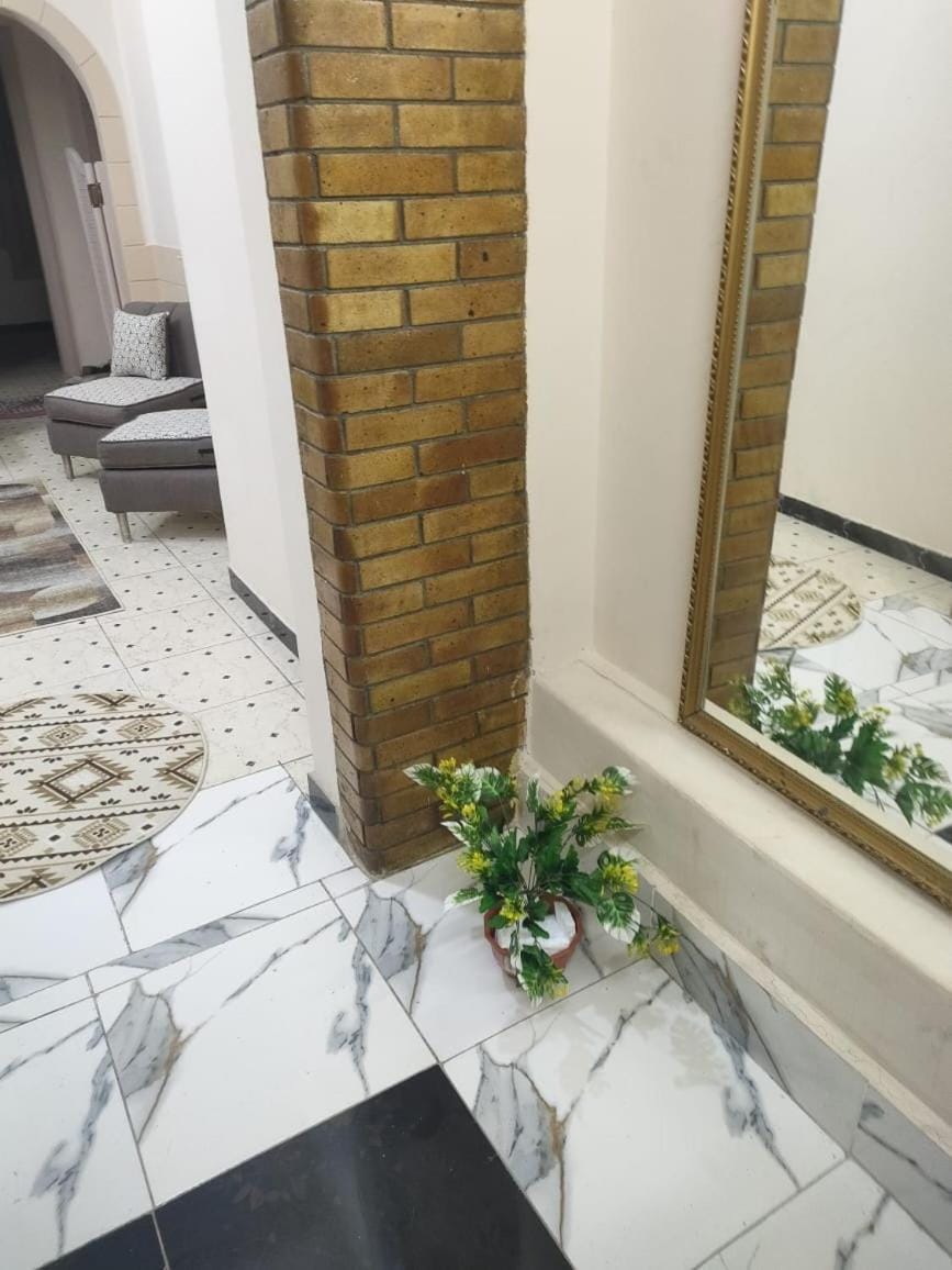 شقه بشارع عبد العزيز جاويش وسط البلد القاهره Apartment in Cairo