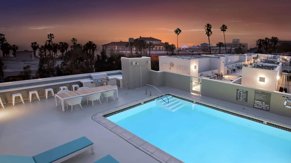 Property building, Swimming pool