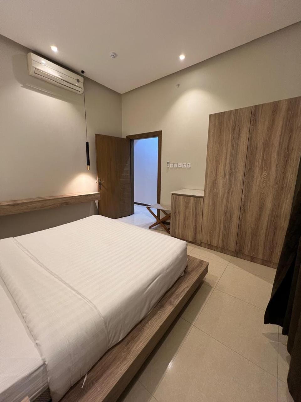 Bed, air conditioner