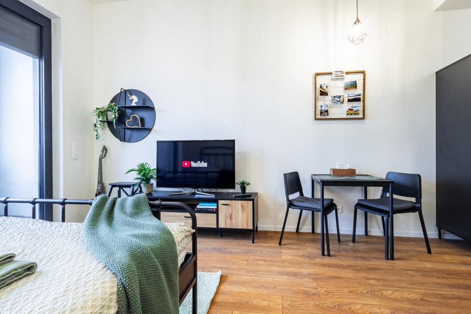 TV and multimedia, Dining area