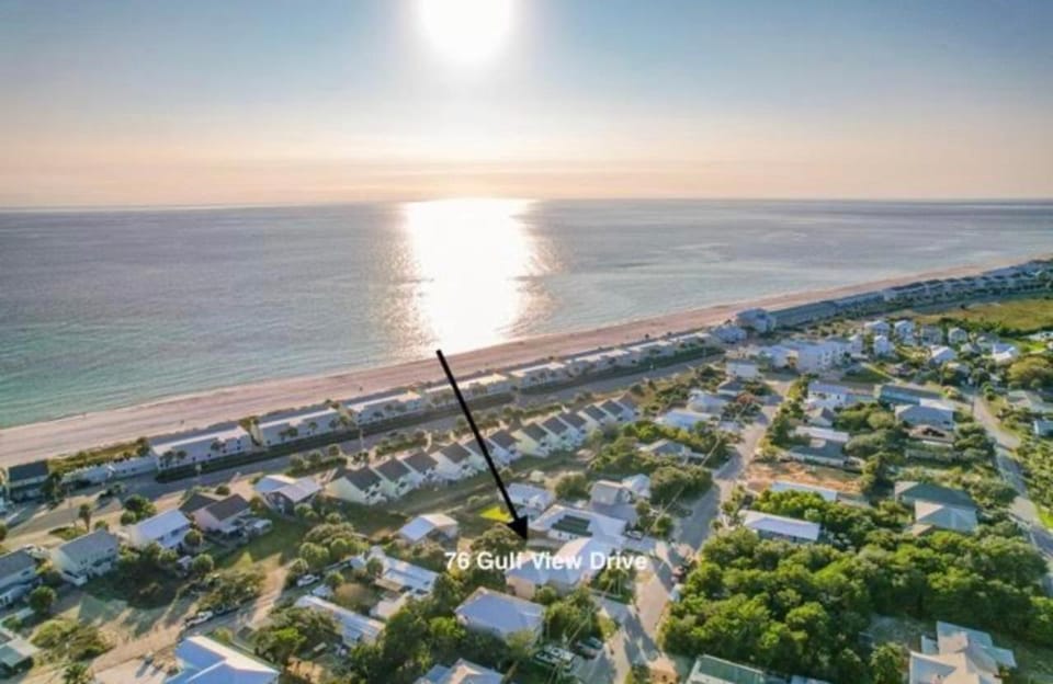 Walk to Beach, Gameroom, Golden Hour Getaway, Laguna Beach House in Sunnyside