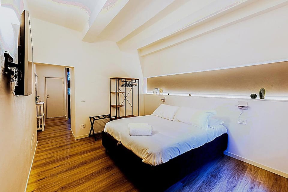 Arno Charm Stay - San Frediano - Florence Italy Apartment in Florence