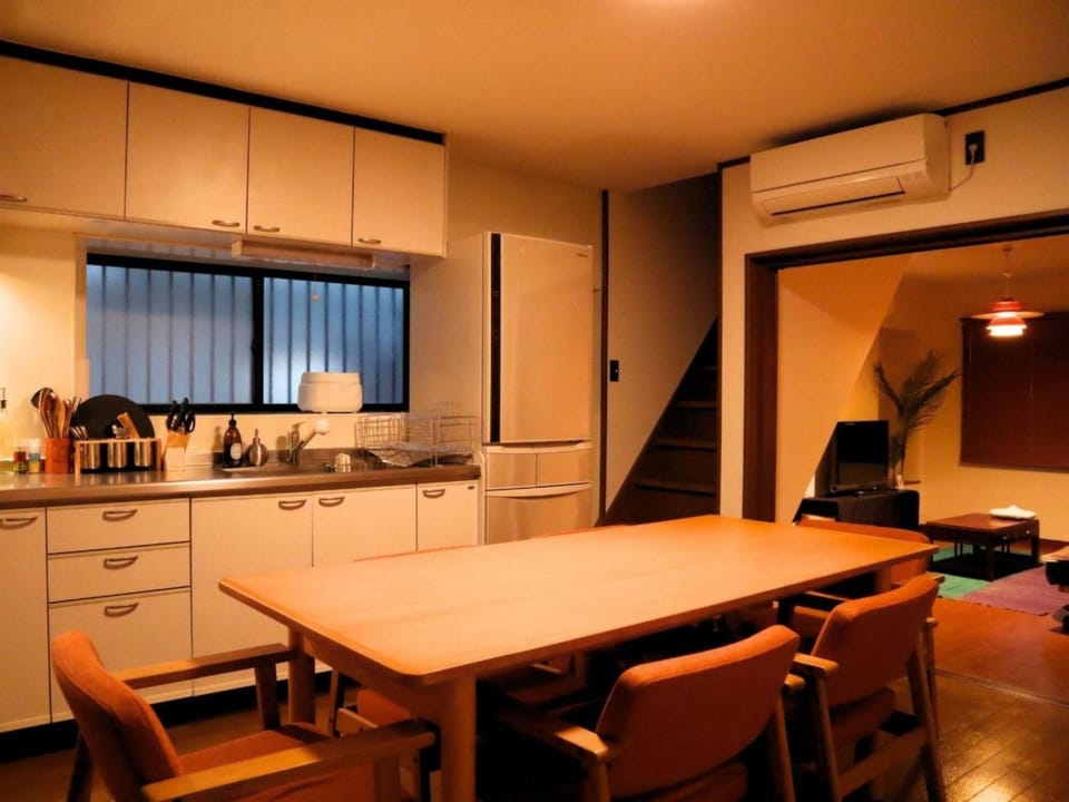 Dining area, kitchen