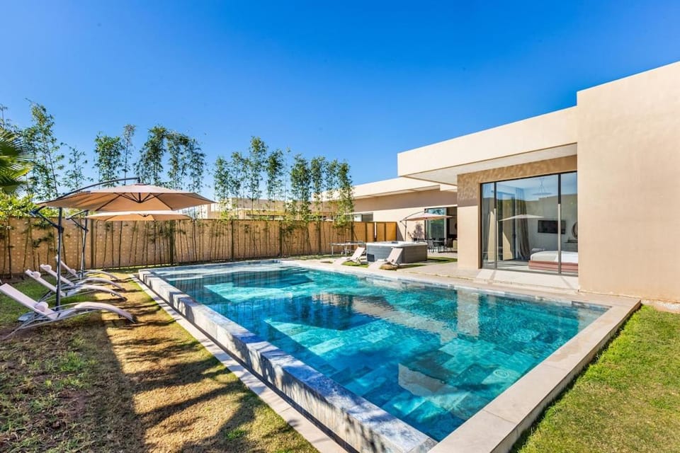 Day, Garden, Swimming pool, sunbed