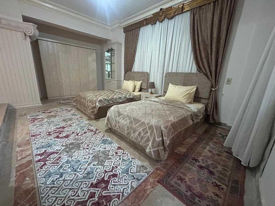 Luxury Three-Bedroom Hotel Rooms in October Bed and Breakfast in Egypt