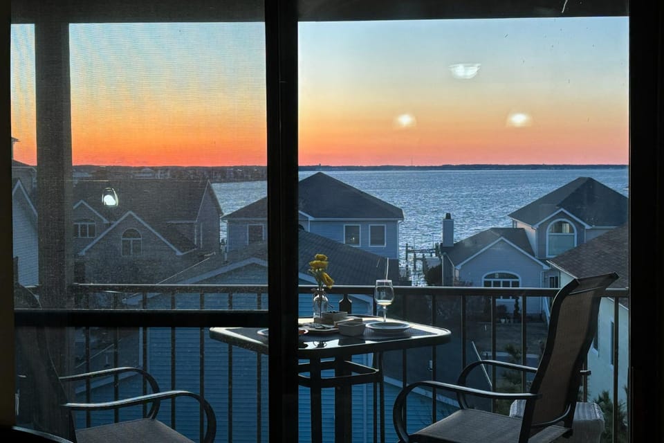 Pool, Sunset Views & Prime Setting! Ocean City Gem House in Ocean City