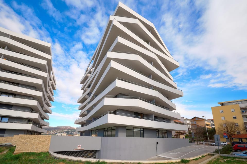 Property building, Day, Parking