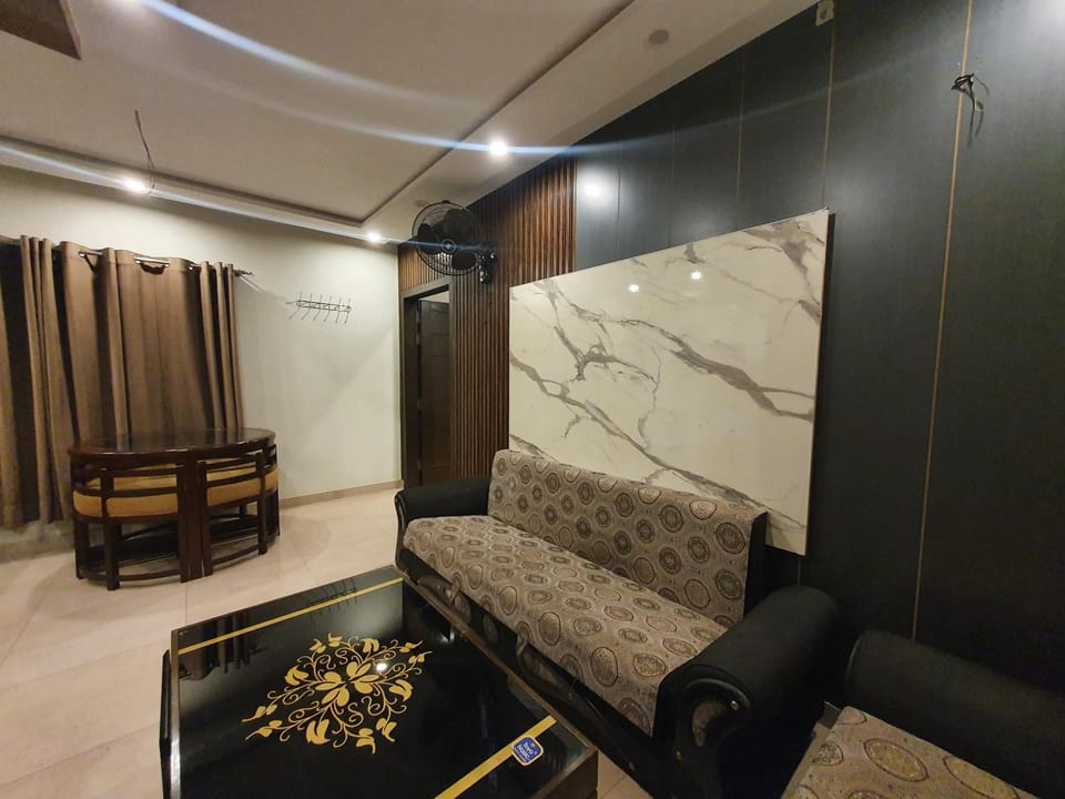 Sunset heaven Apartment in Lahore