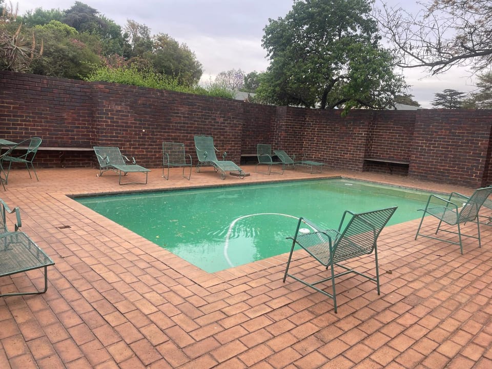 Mercy Place of Rest & Peace B Apartment in Roodepoort