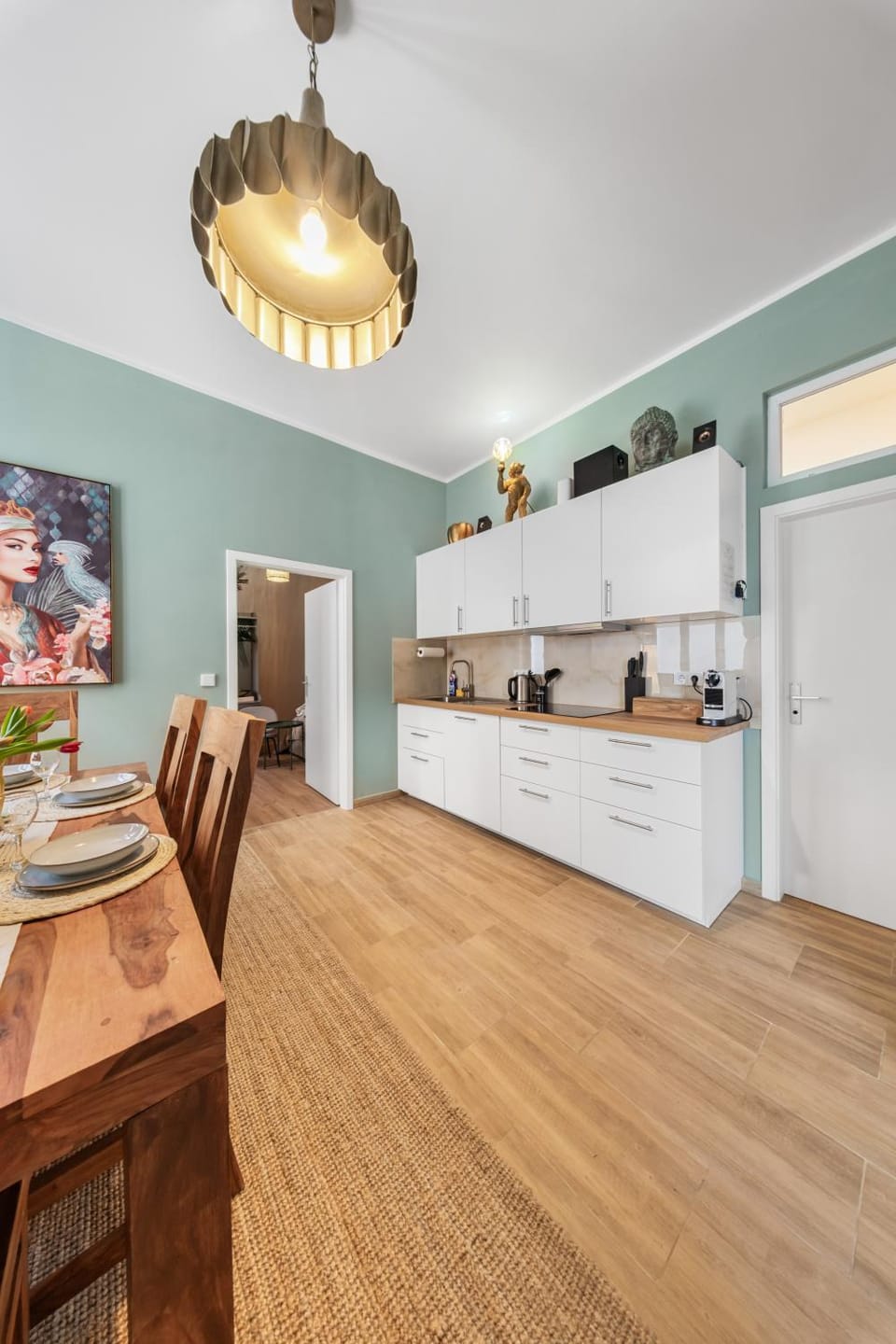 Kitchen or kitchenette, Dining area, stove