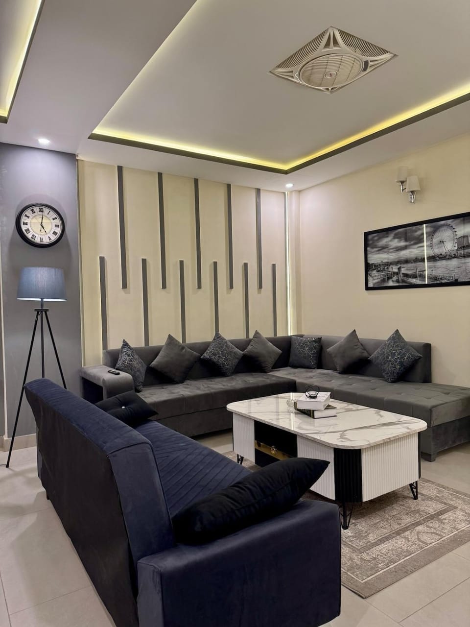 Seven Residence- Luxury Stay- 1BR Bahria Phase 7 Apartment in Islamabad