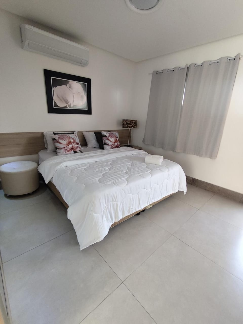 Flat Requinte 2 quartos 400 metros da PRAIA DO FORTE a 150 m da travessia para ILHA DO JAPONÊS dentro do Polo Gastronômico da Passagem Cabo Frio Apartment in Cabo Frio