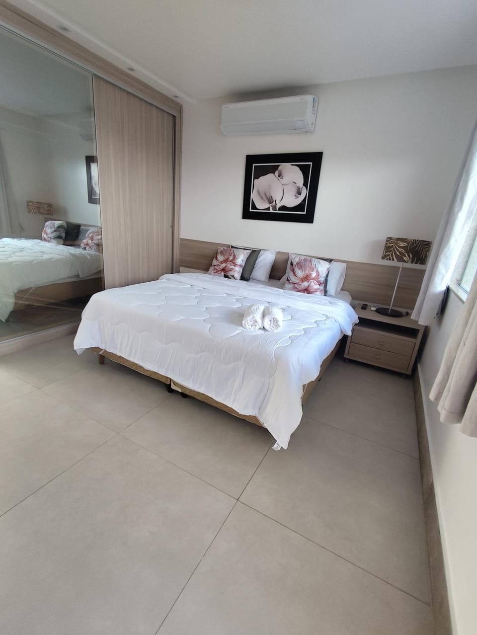 Flat Requinte 2 quartos 400 metros da PRAIA DO FORTE a 150 m da travessia para ILHA DO JAPONÊS dentro do Polo Gastronômico da Passagem Cabo Frio Apartment in Cabo Frio