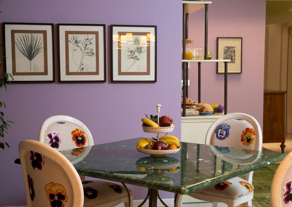 Restaurant/places to eat, Communal lounge/ TV room