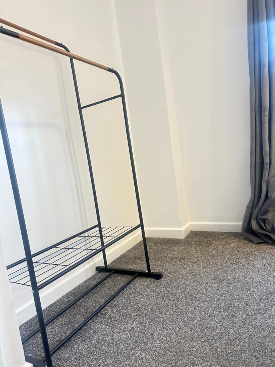 Camberly Spacious 3BR House for 5 super Fast WiFi Free Parking Ideal for Families & Contractors House in Camberley