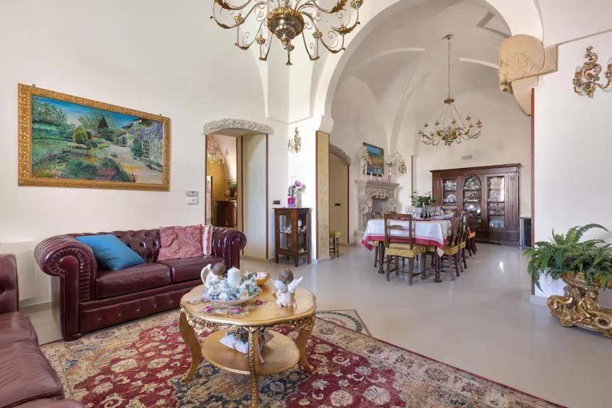 Living room, Dining area