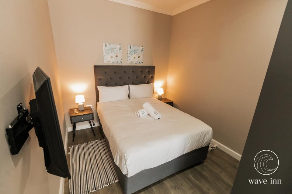 Wave Inn Guesthouse Bed and Breakfast in Cape Town