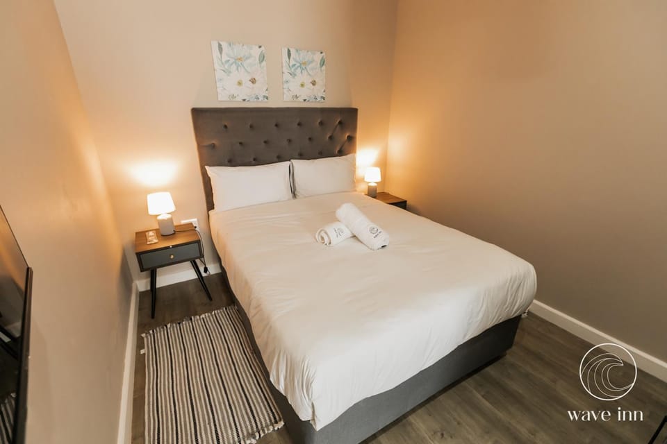 Wave Inn Guesthouse Bed and Breakfast in Cape Town