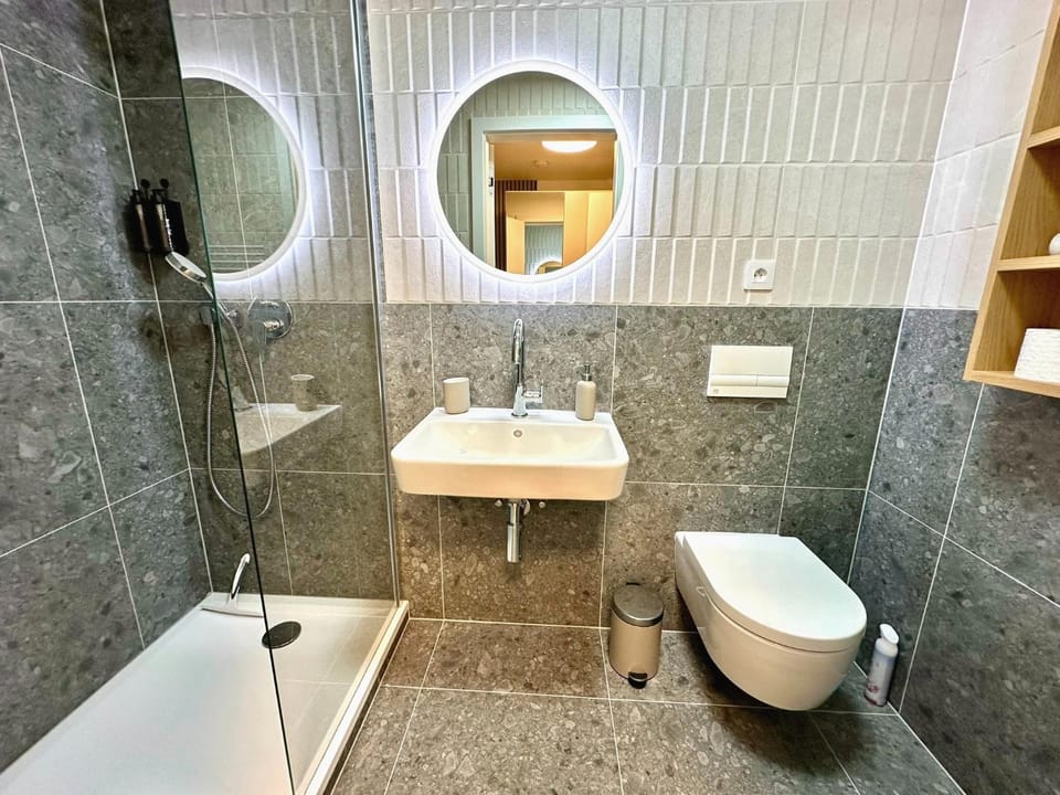 Shower, Toilet, Bathroom