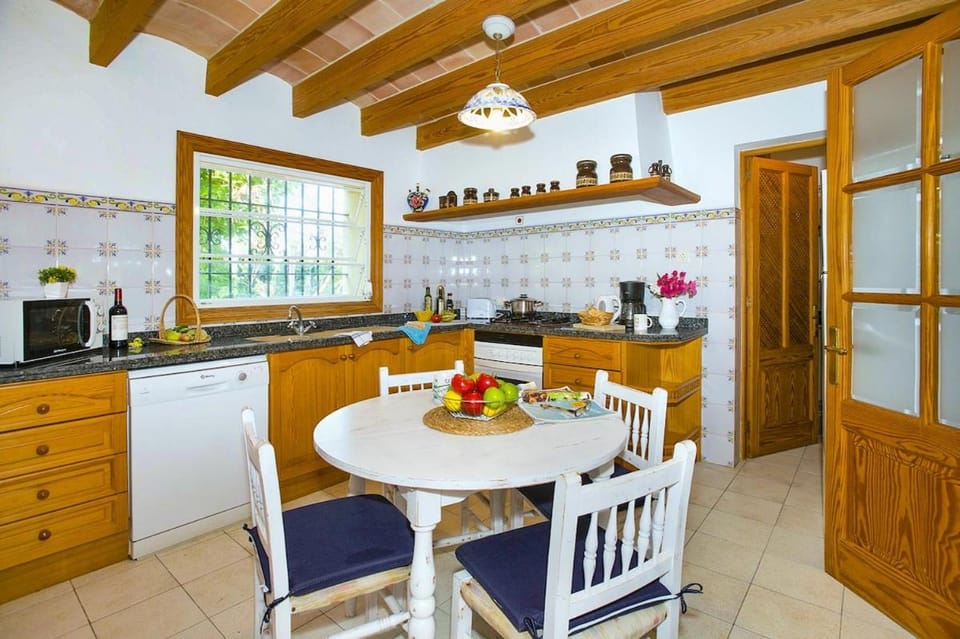 Lovely villa near Pollensa with Free Wifi Tancota Villa in Raiguer