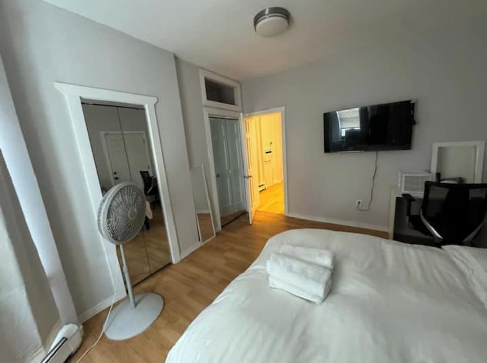 Americana Apartment in Bayonne