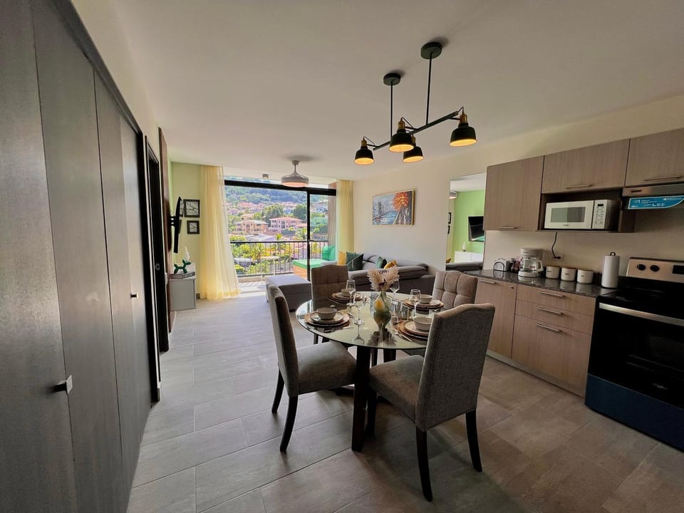 Seating area, Dining area, kitchen