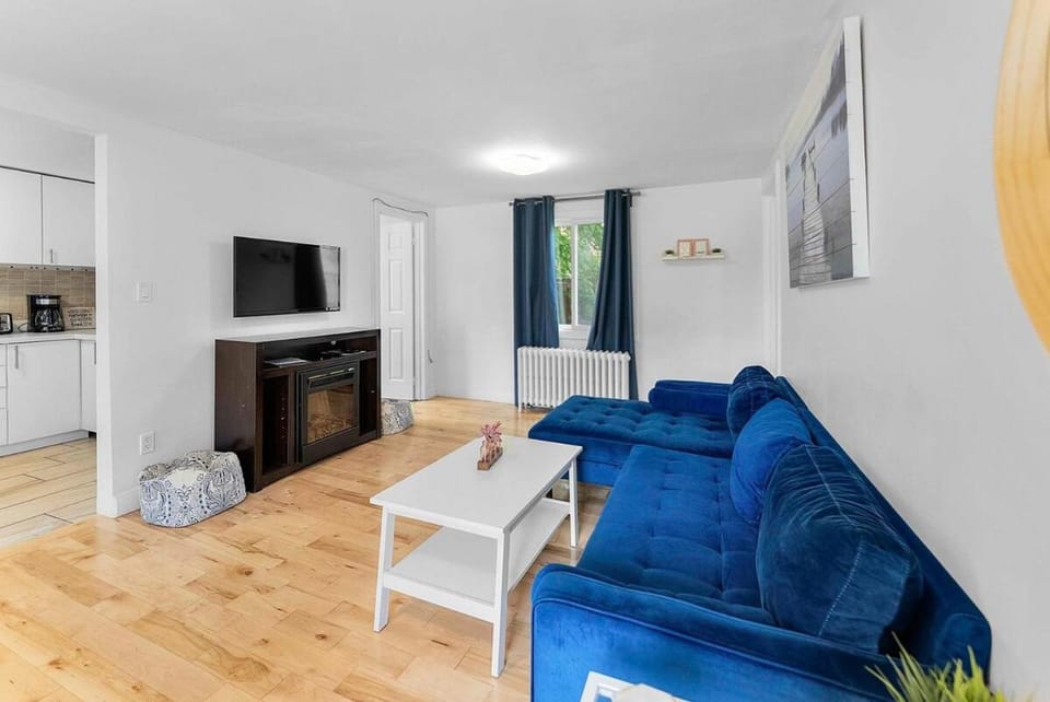 Cozy Family Retreat Minutes From the Falls and Pet Friendly House in Niagara Falls