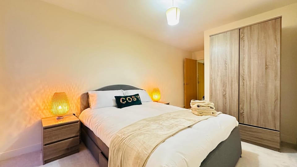 2 Bed 2 Bath Apartment, 10 Sec to station, Ideal for long stays Apartment in Edgware