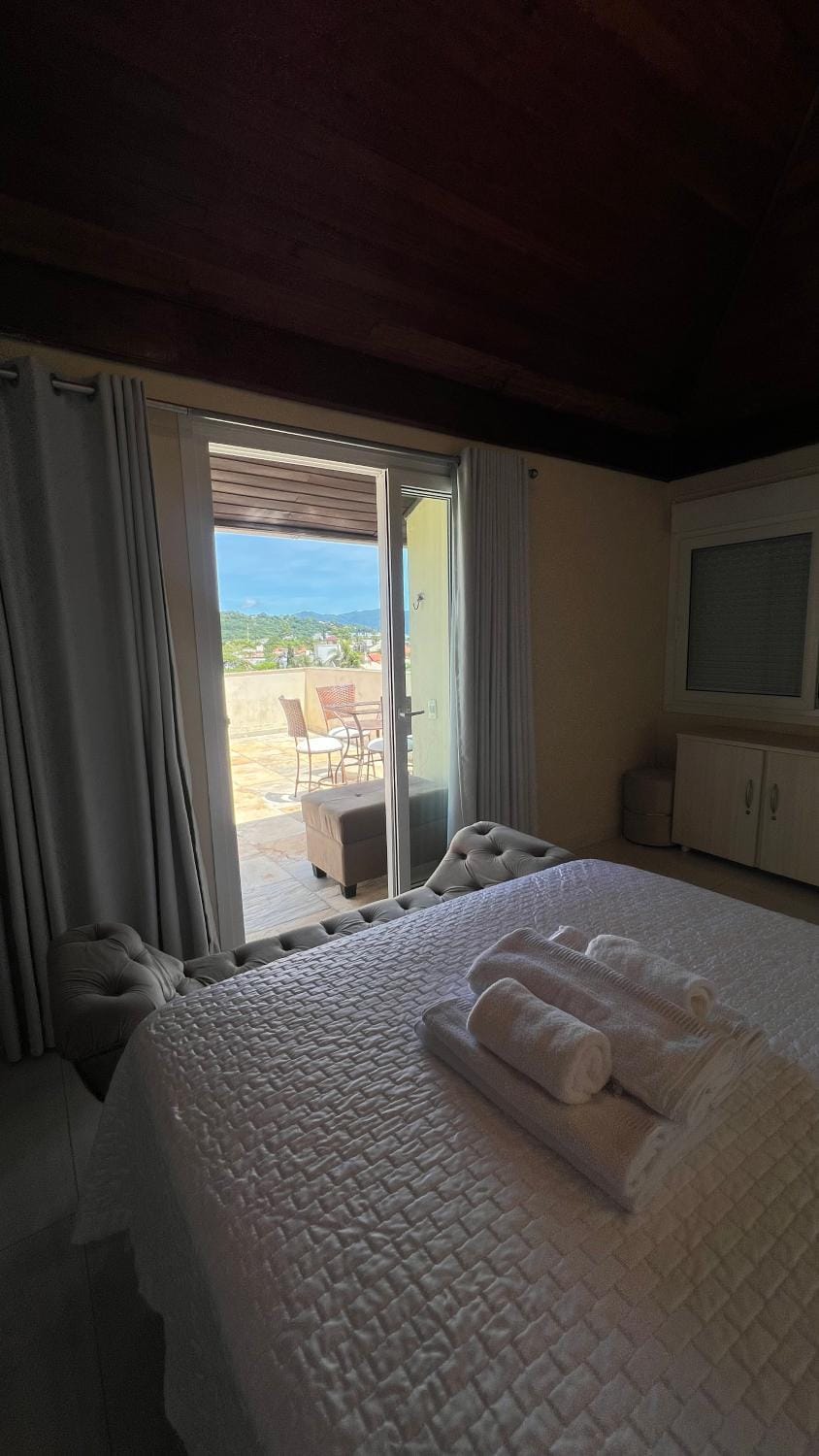 Apartamento duplex no open shopping - Jurerê Internacional Apartment in Florianopolis