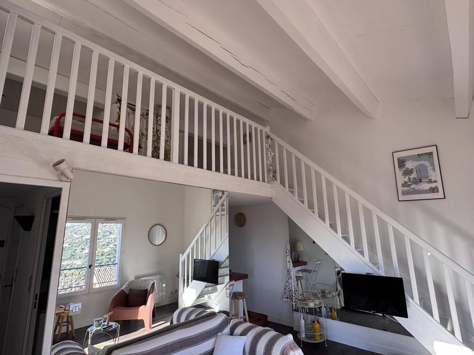 Appartement Côte d'Azur, Vue Mer, 4 Pers. - FR-1-768-132 Apartment in Sainte-Maxime