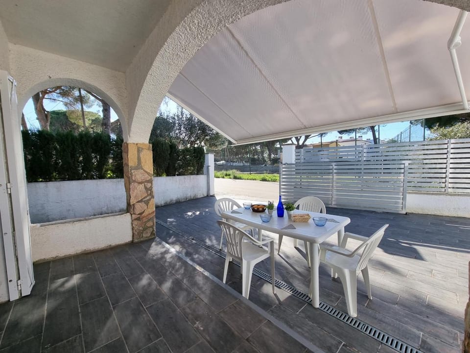 Encantadora casa cerca de la playa en L’Escala - HISP-236-216 House in L'Escala