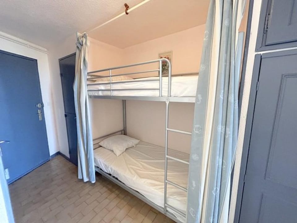 Studio cabine confortable pour 4 pers, accès plage, parking sécurisé Cabin in Le Barcarès