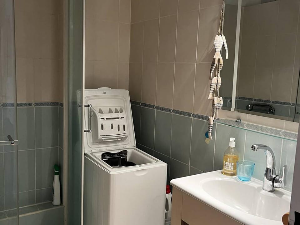 T2 lumineux au port, climatisation, loggia avec vue, parking inclus Apartment in Canet-en-Roussillon