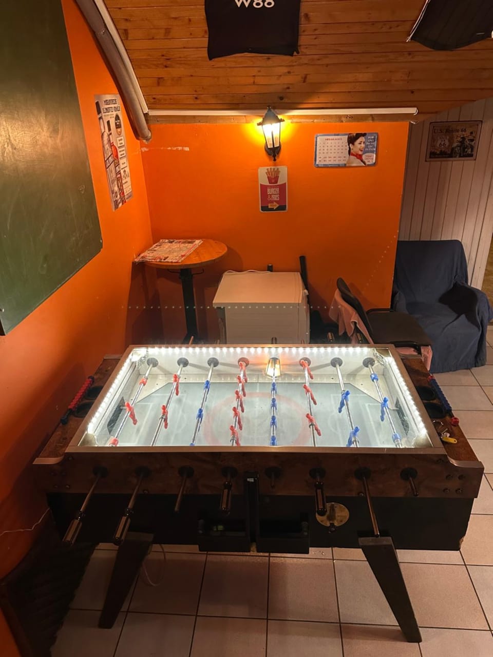 Former pub 6 for stag do, mens cave Apartment in Budapest
