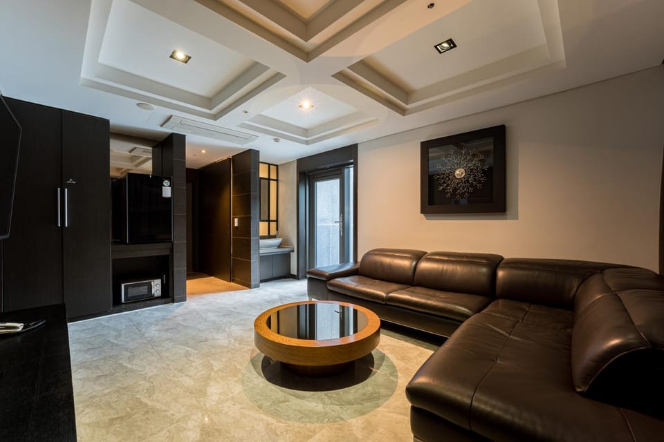 TV and multimedia, Seating area