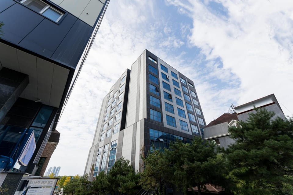 Property building, Facade/entrance