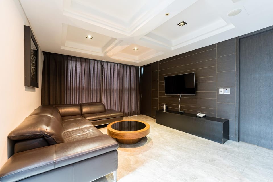 TV and multimedia, Seating area