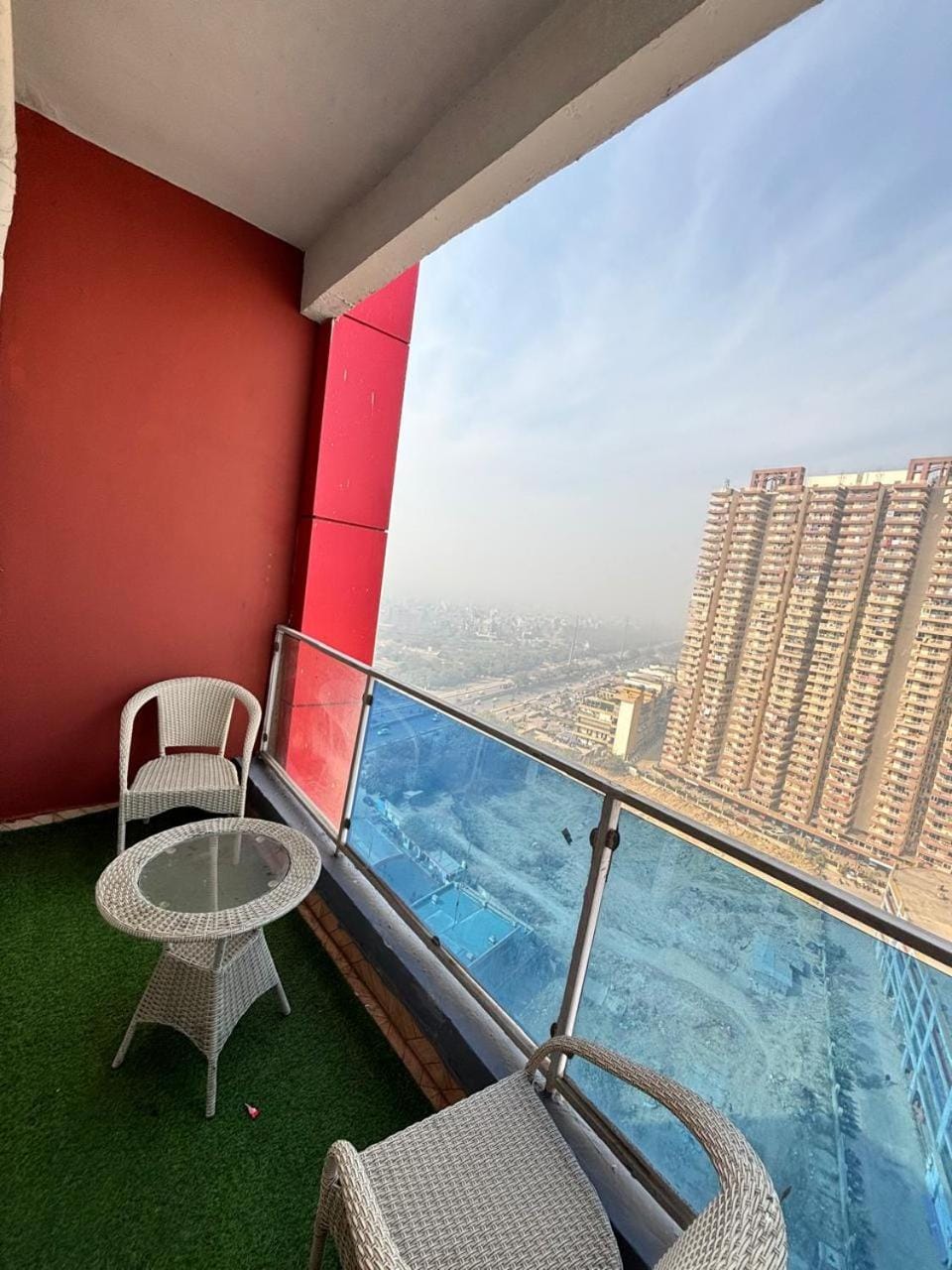 Prime stay luxury studio Apartment hotel in Noida