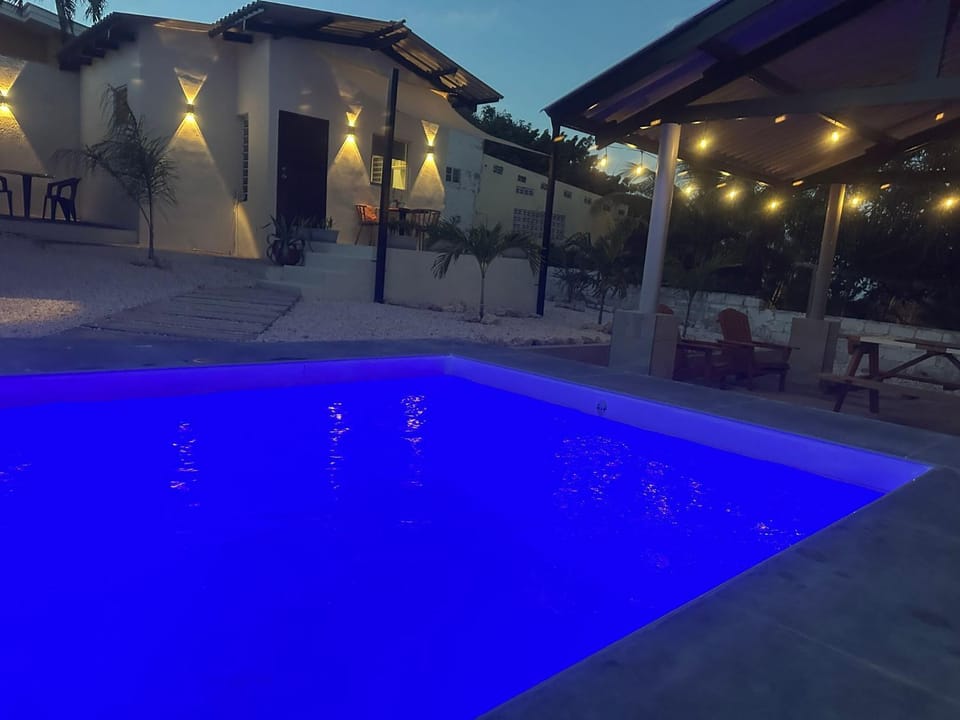 Cas Grandi 2 bedroom apartment or studio with swimming pool House in Willemstad