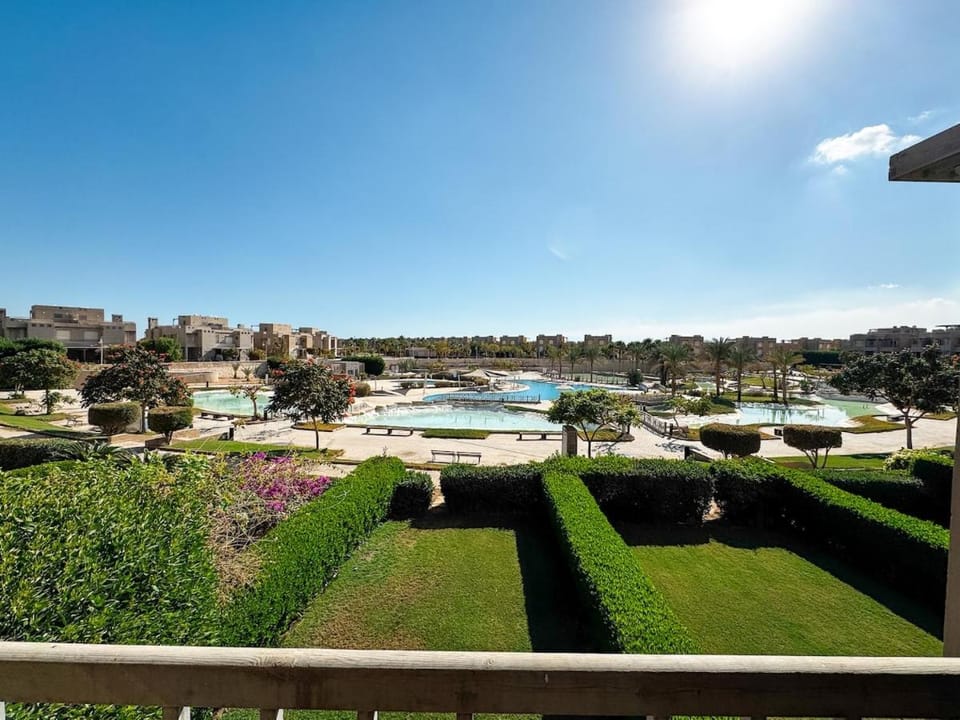 2BDR Pool View Chalet in Einbay l Free Beach Access Chalet in Egypt