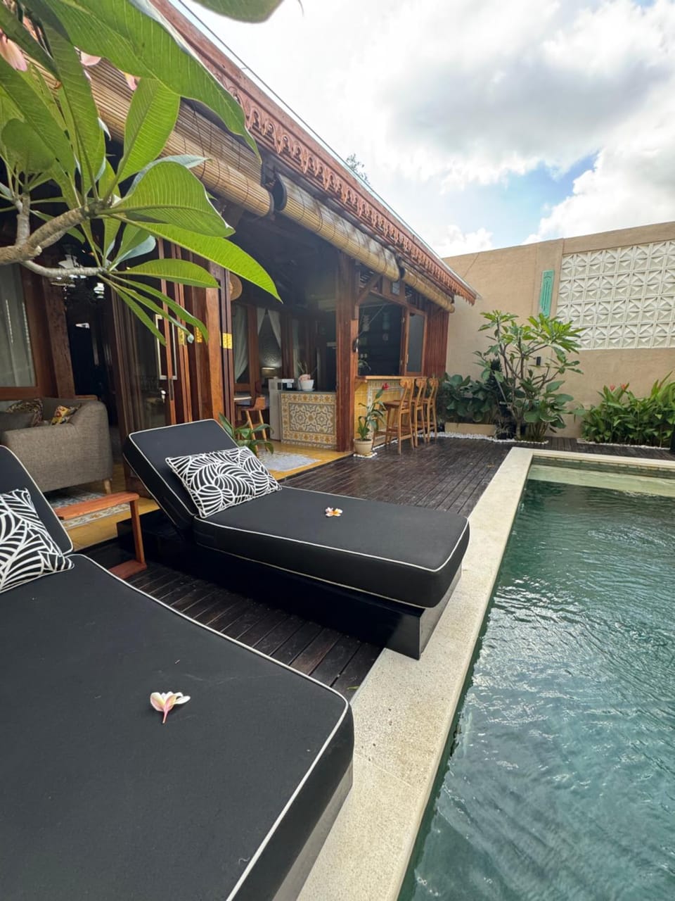 Patio, Balcony/Terrace