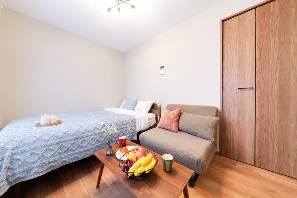 Bed, Living room