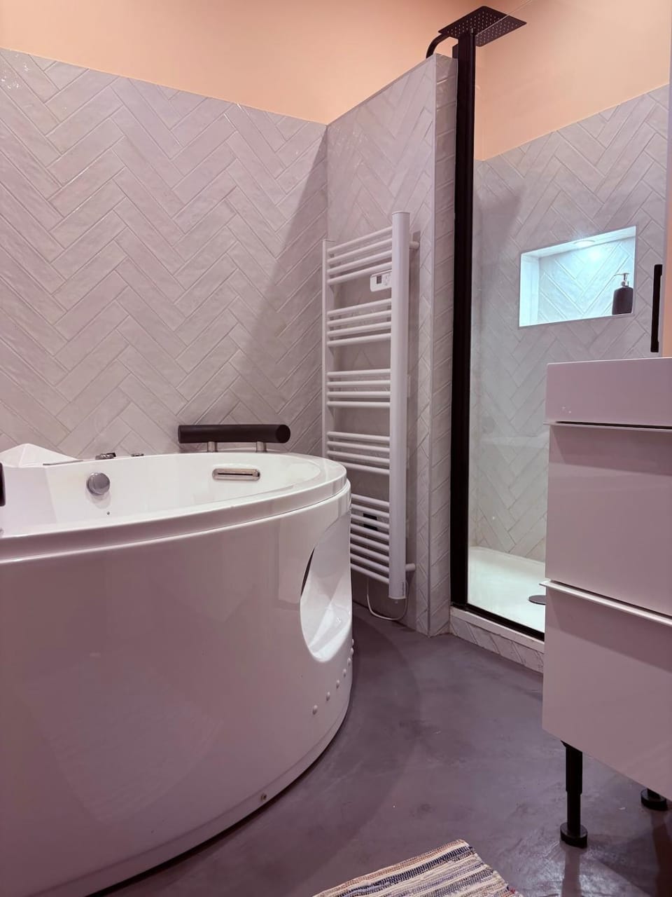 Gisele - Balneo-Two Bedrooms-Parking-Center Apartment in Saint-Étienne