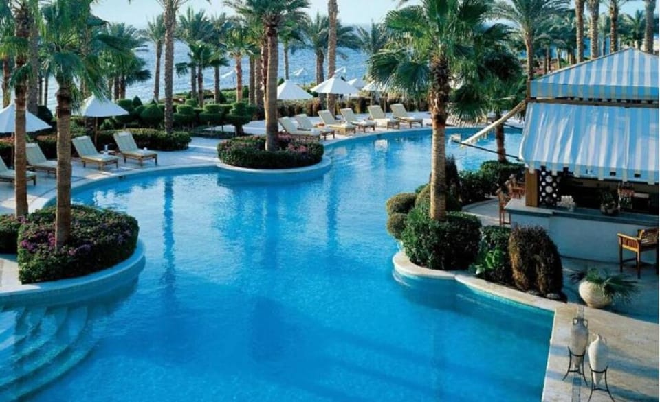 Gorgeous, Private Four Seasons 2-Bedrooom Chalet - Resort Access, Red Sea Views & Luxury Comfort Chalet in Sharm El-Sheikh