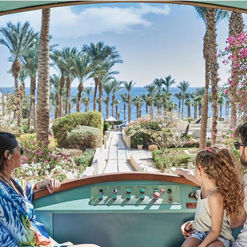 Gorgeous, Private Four Seasons 2-Bedrooom Chalet - Resort Access, Red Sea Views & Luxury Comfort Chalet in Sharm El-Sheikh