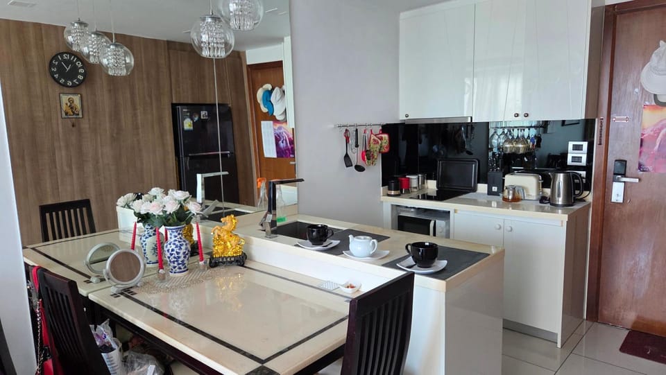 Peak Towers Apartment in Pattaya City