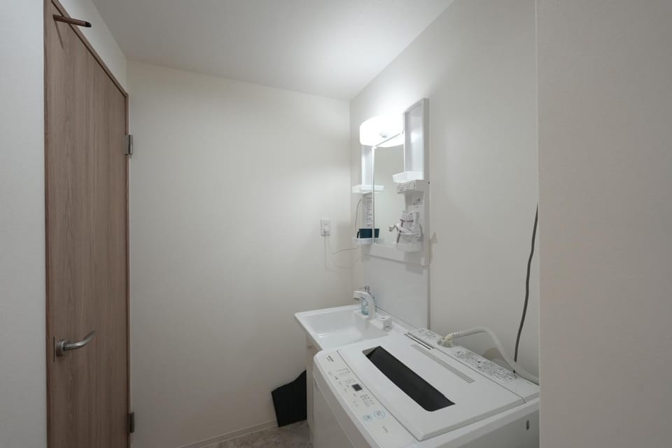 New OPEN!難波まで電車で5分!花園町駅徒歩1分!ホテルリネン使用 302 Apartment in Osaka