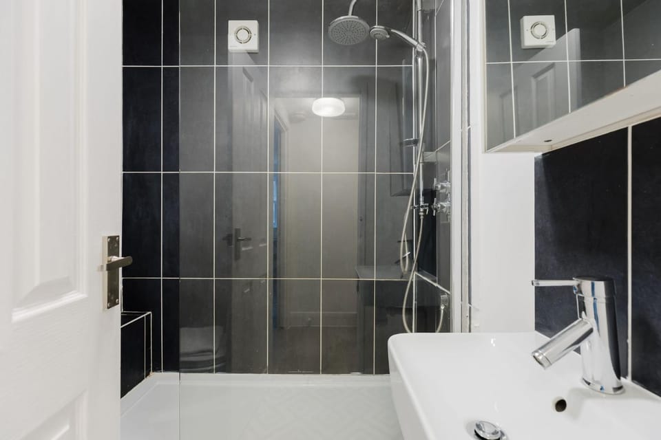 Snug 1BDR City Retreat in West London Apartment in London