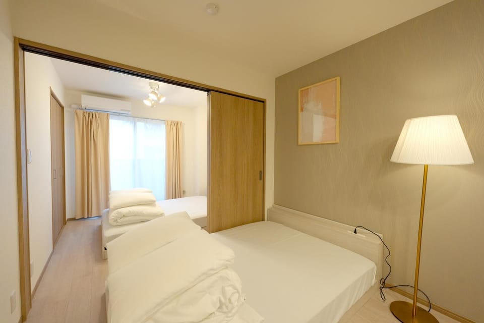 New OPEN!難波まで電車で5分!花園町駅徒歩1分!ホテルリネン使用 102 Apartment in Osaka